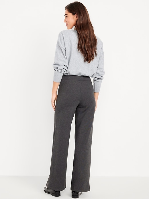 L'image numéro 3 présente Pantalon à jambe large Stevie à taille très haute