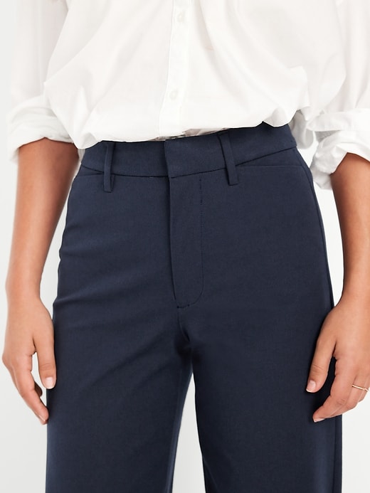 L'image numéro 5 présente Pantalon Pixie à jambe ultra-large à taille haute