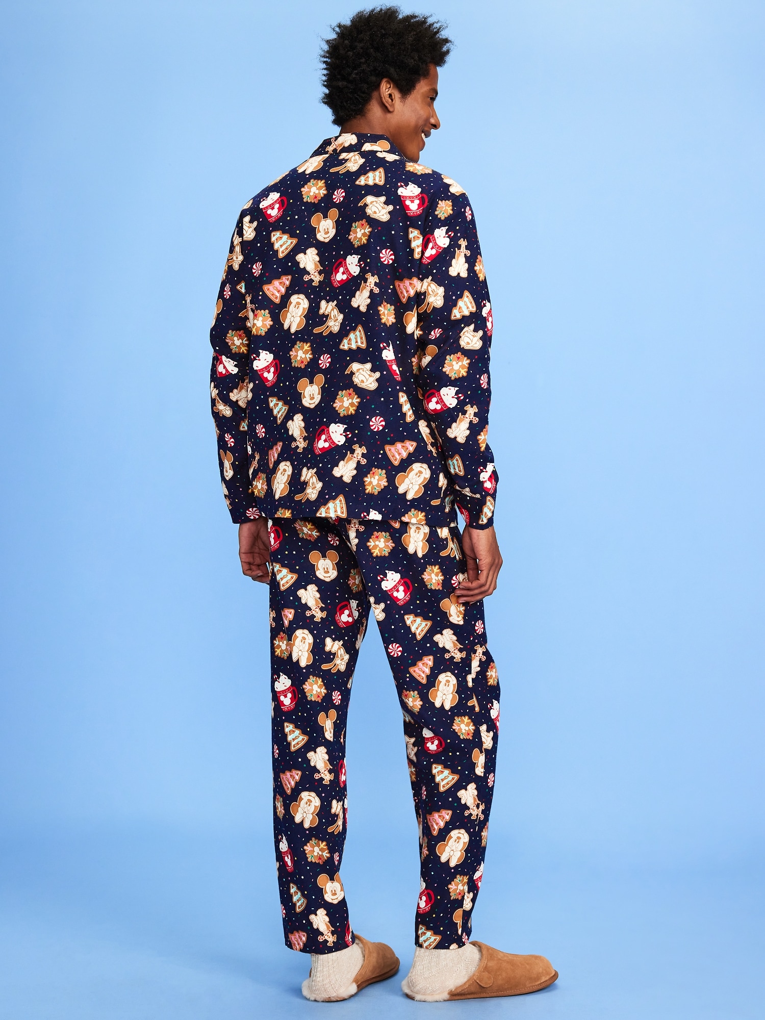 Old Navy x Disney Mickey Mouse & Friends Printed Flannel Pajama Set for Men