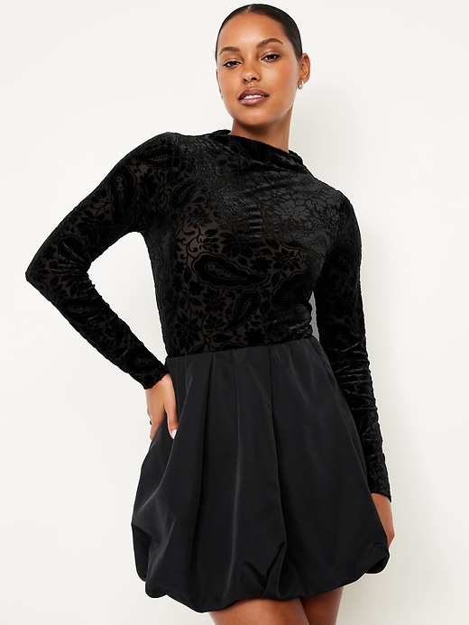 Image number 3 showing, Taffeta Bubble Mini Skirt