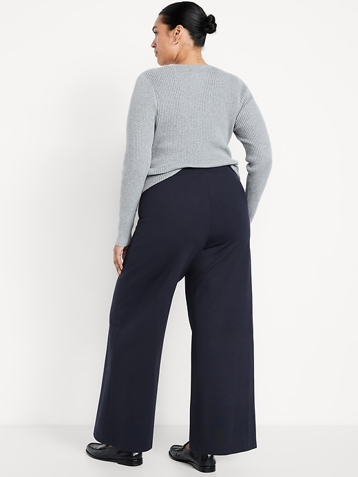 L'image numéro 11 présente Pantalon à jambe large Stevie à taille très haute
