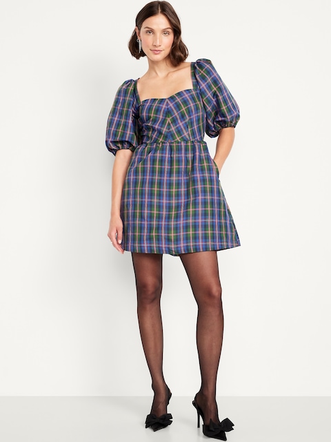 Robe courte ajustée et évasée en taffetas à carreaux à manches bouffantes