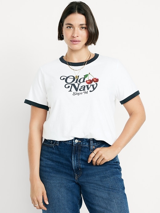 L'image numéro 6 présente T-shirt passe-partout à bords contrastants avec logo et imprimé