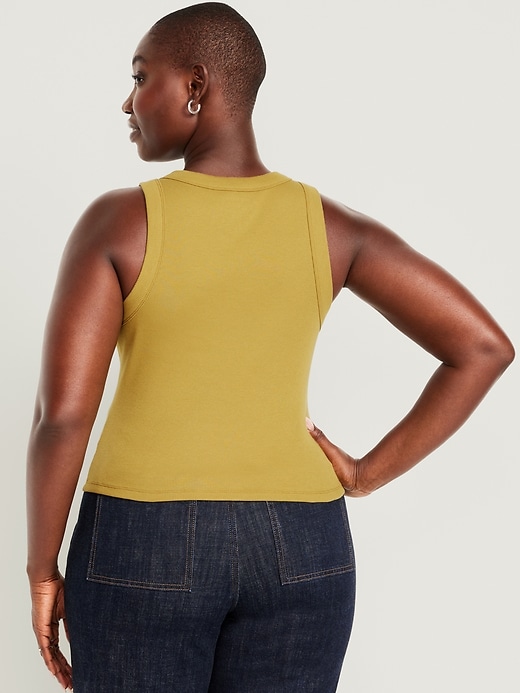 L'image numéro 6 présente Camisole courte moulante