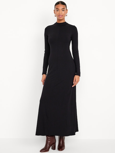Robe longue en dentelle à col montant