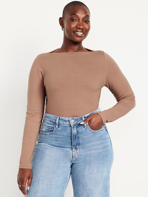 L'image numéro 5 présente Haut froncé à encolure fendue et à manches longues