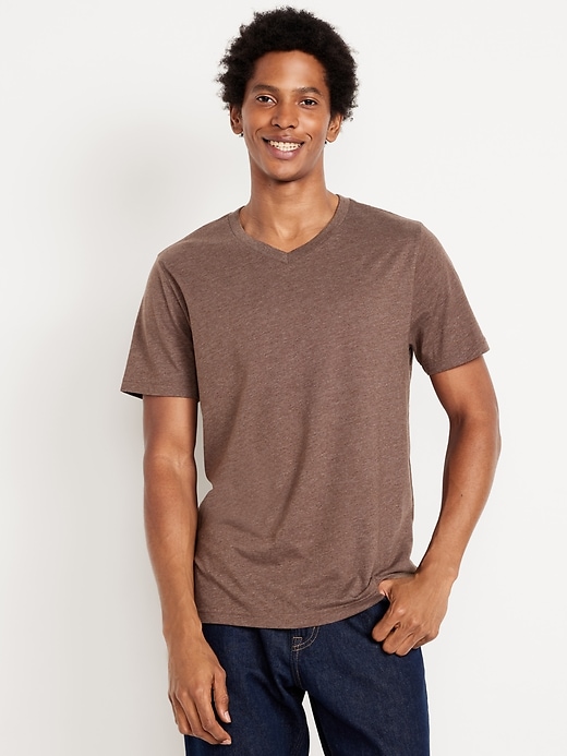 L'image numéro 1 présente T-shirt à col en V pour Homme