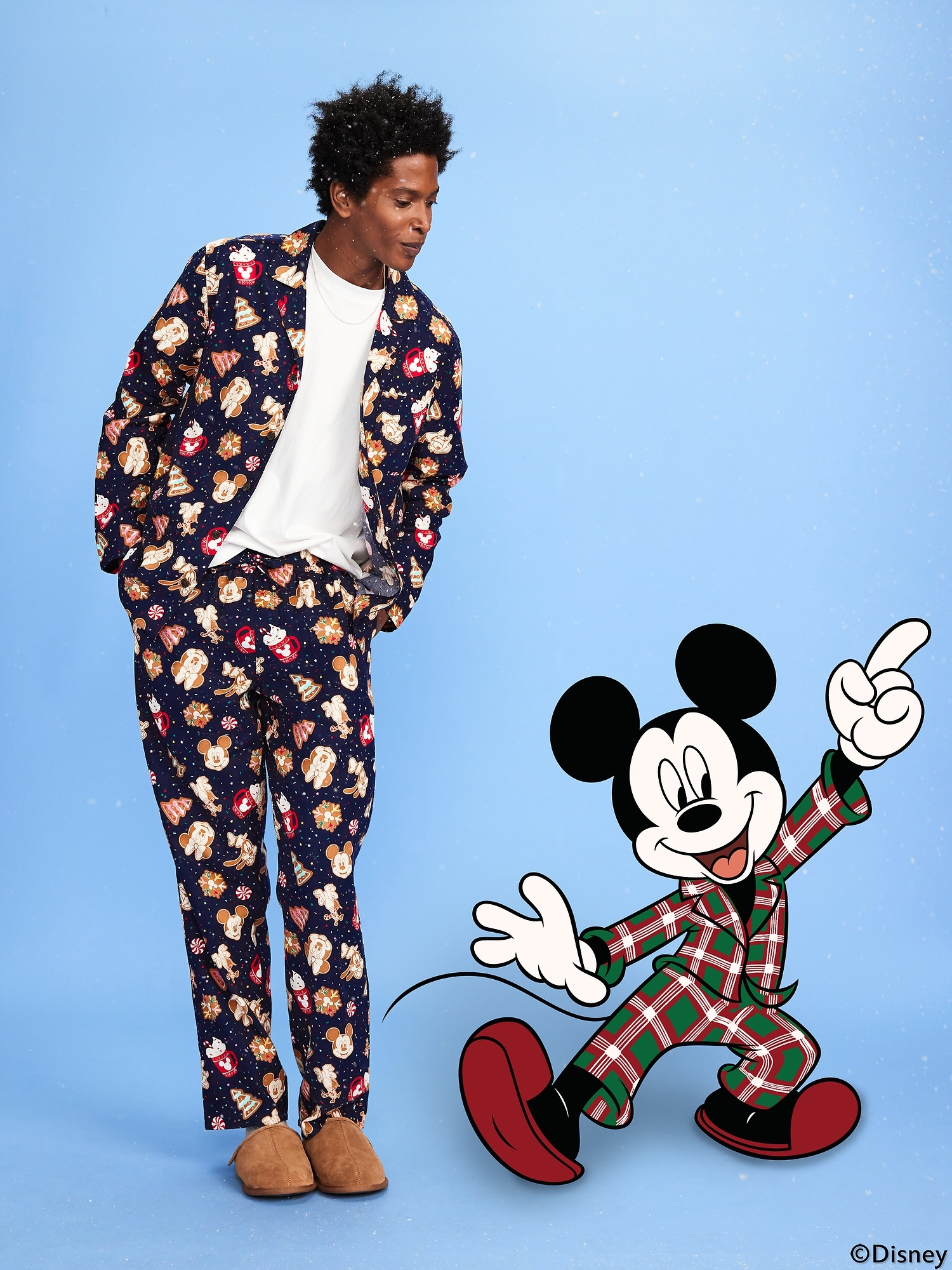 Old Navy x Disney Mickey Mouse & Friends Printed Flannel Pajama Set for Men
