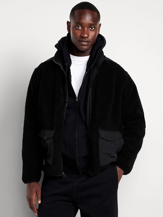 L'image numéro 1 présente Veste utilitaire ample en sherpa