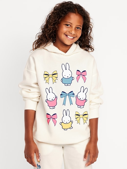 L'image numéro 1 présente Tunique à capuchon surdimensionnée à imprimé Miffy™ pour fille