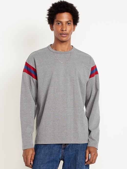 L'image numéro 1 présente T-shirt épais de style football à manches longues