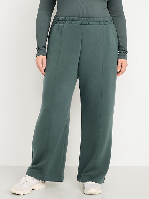 Image number 7 showing, High-Waisted Bounce Fleece Wide-Leg Sweatpants