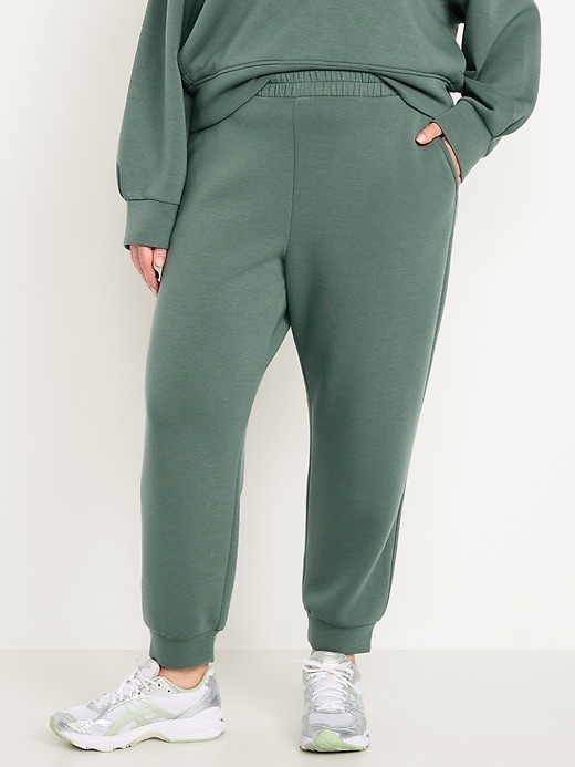 Image number 7 showing, High-Waisted Bounce Fleece Jogger Sweatpants
