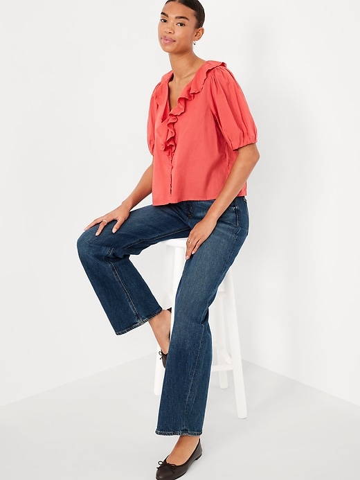 L'image numéro 3 présente Haut boutonné avec encolure à volants