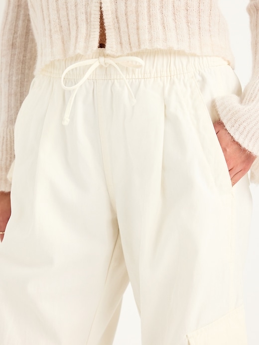 L'image numéro 4 présente Pantalon coupe baril à taille élastique