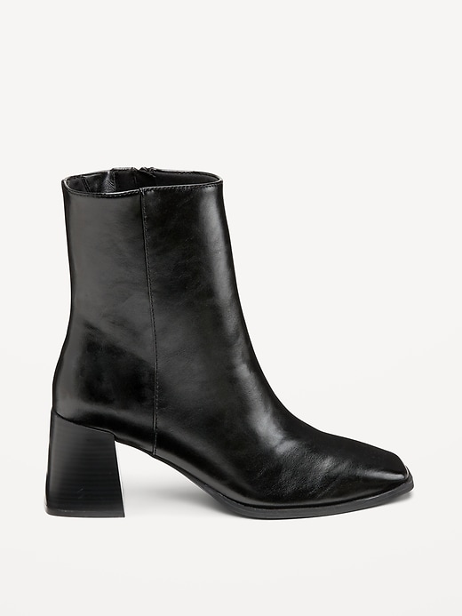 L'image numéro 4 présente Botte à bout carré et talon moulé pour femme