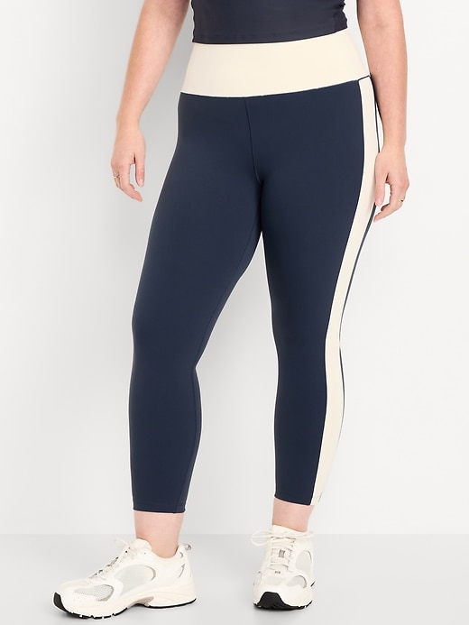 L'image numéro 4 présente Legging StudioSmooth à taille très haute longueur 7/8