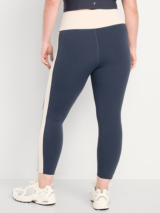 L'image numéro 5 présente Legging StudioSmooth à taille très haute longueur 7/8