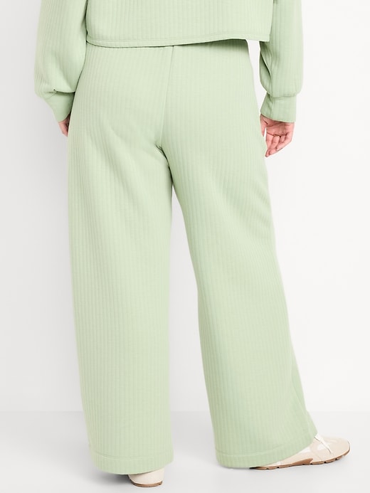 Image number 6 showing, High-Waisted Bounce Fleece Quilted Wide-Leg Sweatpants