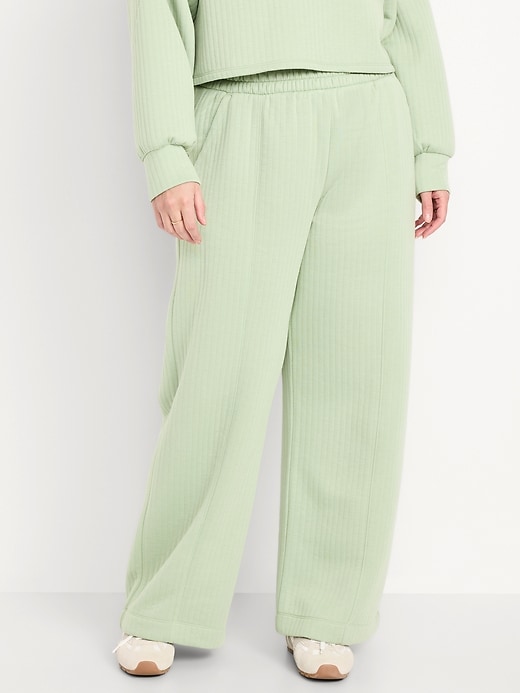 Image number 5 showing, High-Waisted Bounce Fleece Quilted Wide-Leg Sweatpants