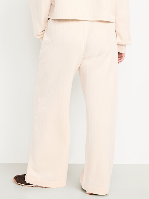 Image number 6 showing, High-Waisted Bounce Fleece Quilted Wide-Leg Sweatpants