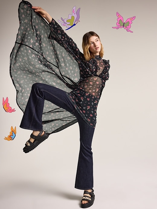 L'image numéro 3 présente Peignoir à nouer sur le devant en mousseline Old Navy x Anna Sui