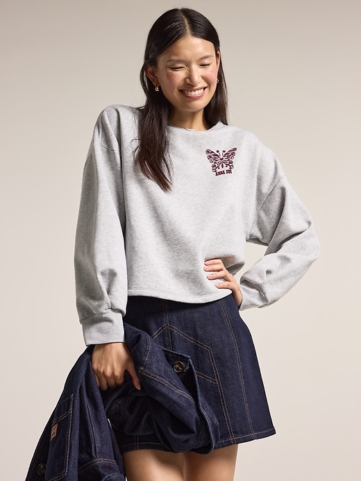 L'image numéro 3 présente Chandail ras du cou en molleton à imprimé Old Navy x Anna Sui