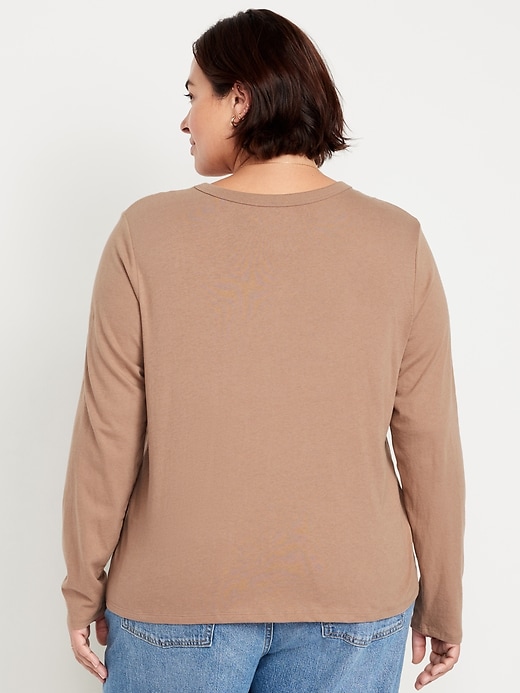 L'image numéro 8 présente T-shirt passe-partout à manches longues