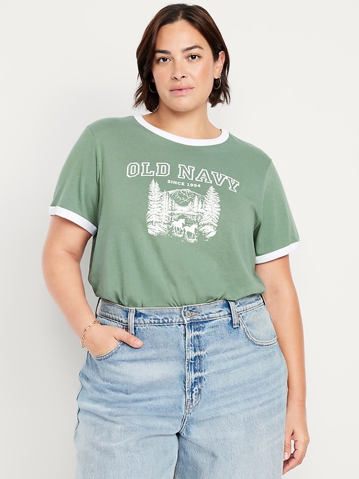 L'image numéro 8 présente T-shirt passe-partout à bords contrastants avec logo et imprimé