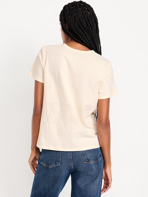 L'image numéro 2 présente T-shirt Grinch de Dr. Seuss™