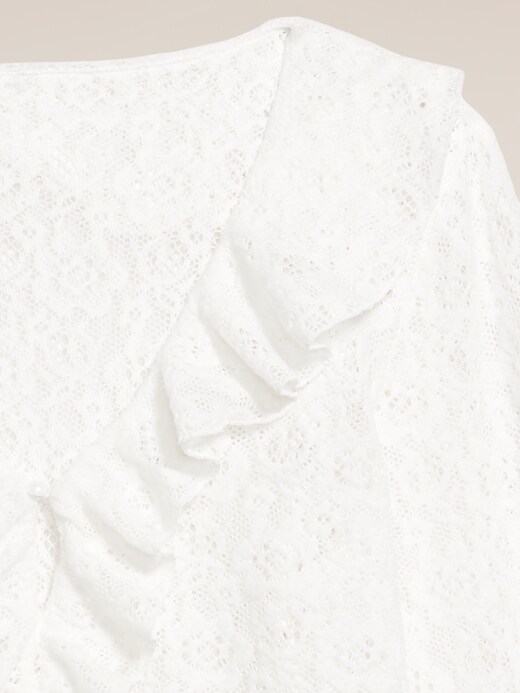 L'image numéro 4 présente Haut en dentelle à motif floral à encolure en V Old Navy x Anna Sui