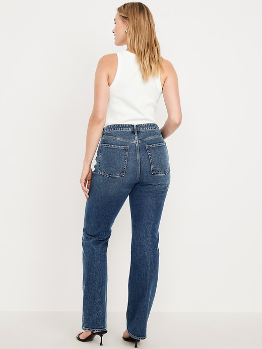 L'image numéro 6 présente Jean semi-évasé à taille très haute