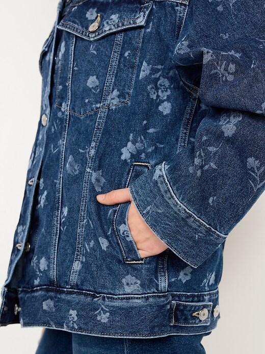 L'image numéro 5 présente Veste de camionneur surdimensionnée en denim à motif floral