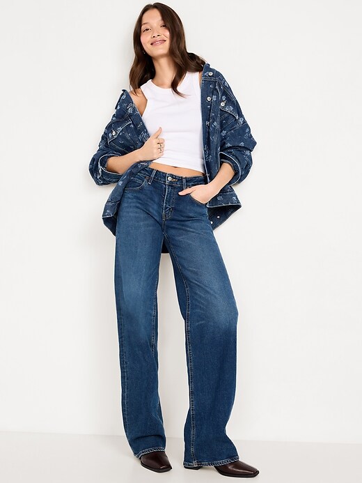 L'image numéro 3 présente Veste de camionneur surdimensionnée en denim à motif floral