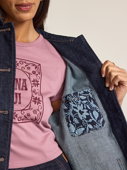L'image numéro 3 présente Veste d’ouvrier en denim Old Navy x Anna Sui