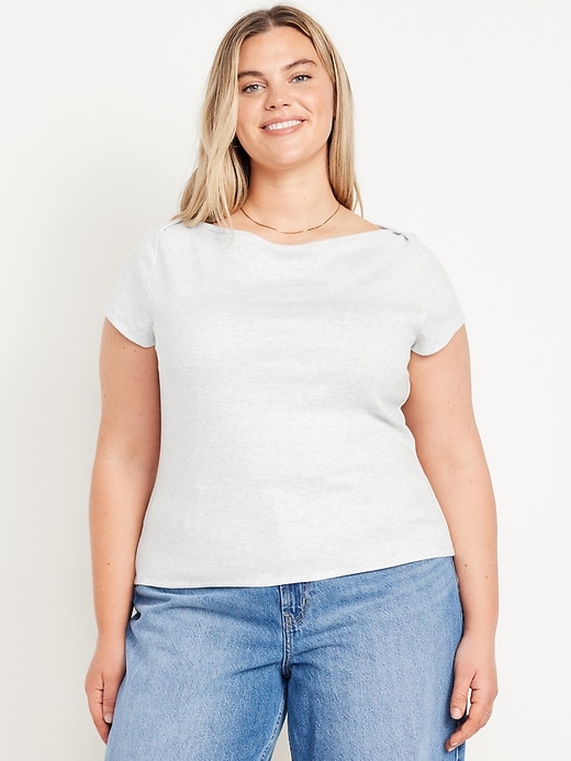 L'image numéro 7 présente T-shirt ajusté à encolure bateau