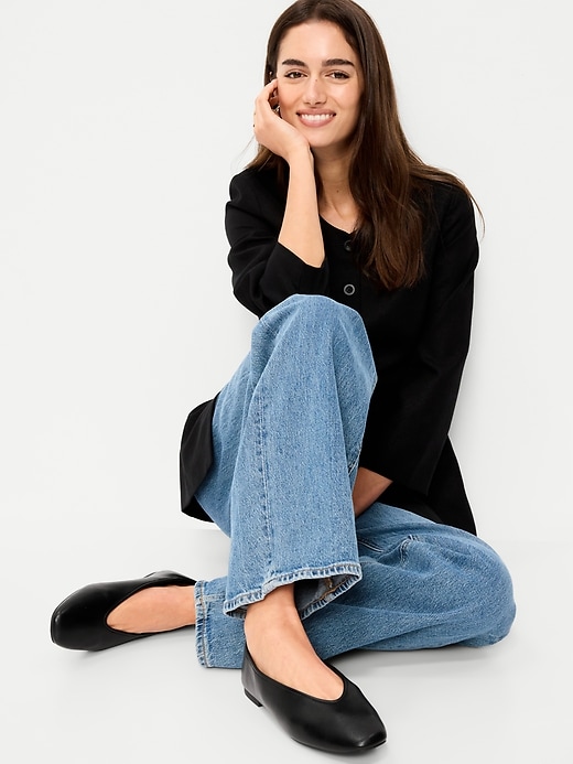 L'image numéro 2 présente Ballerines en suédine à ouverture en V