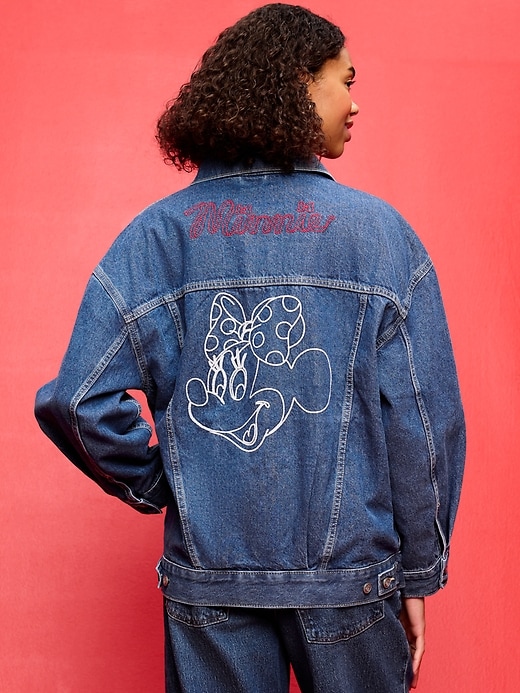 L'image numéro 2 présente Veste de camionneur surdimensionnée en denim Minnie Mouse Old Navy x Disney pour femme