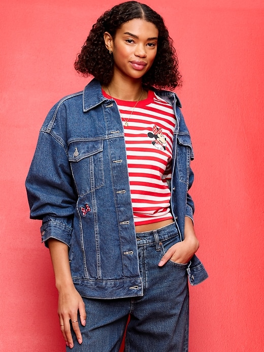 L'image numéro 1 présente Veste de camionneur surdimensionnée en denim Minnie Mouse Old Navy x Disney pour femme