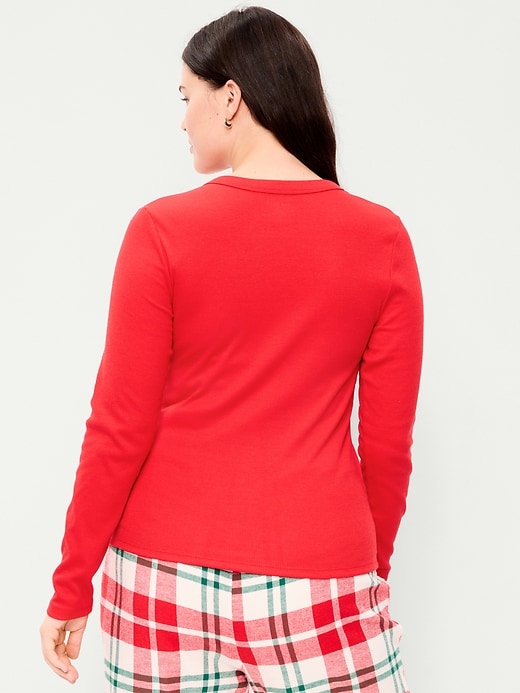 L'image numéro 6 présente T-shirt ajusté à col rond et à manches longues