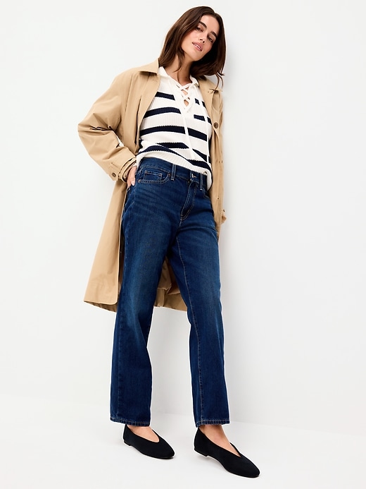 L'image numéro 2 présente Ballerines en suédine à ouverture en V