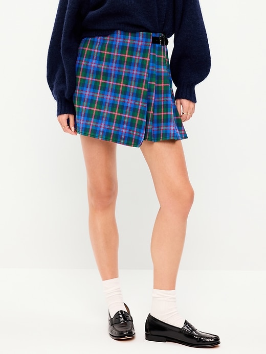 L'image numéro 2 présente Jupe portefeuille à plis courte à taille haute à boucle