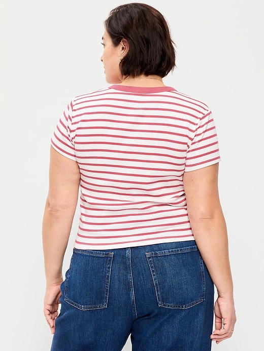 L'image numéro 8 présente T-shirt moulant côtelé ras du cou