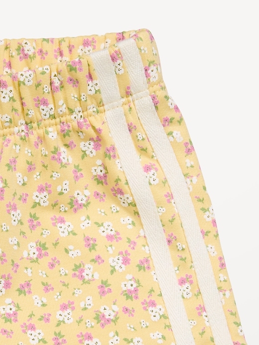 L'image numéro 2 présente Ensemble de chandail à motif en coton ouaté à manches longues et short pour Toute-petite fille