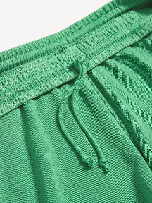 L'image numéro 6 présente Short en coton ouaté à taille très haute, entrejambe de 12,5 cm