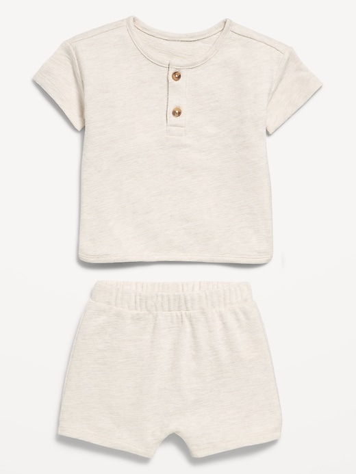 L'image numéro 2 présente Ensemble haut henley et short en tricot jacquard pour bébé