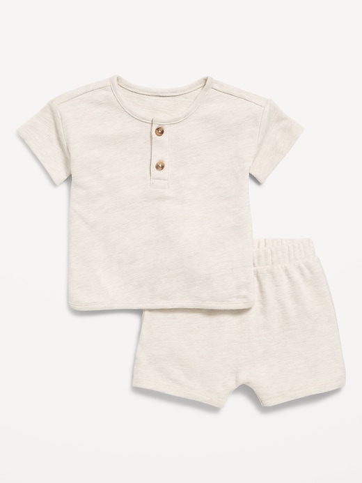 L'image numéro 1 présente Ensemble haut henley et short en tricot jacquard pour bébé