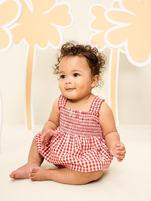 L'image numéro 1 présente Une-pièce avec jupe à smocks Winnie l’ourson Old Navy x Disney pour bébé