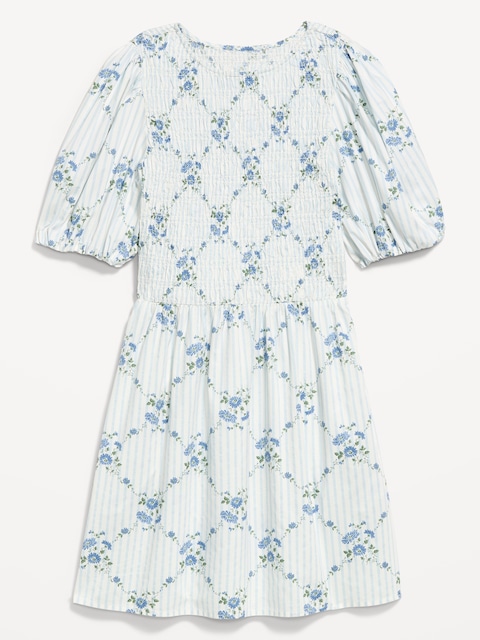 Robe courte ajustée et évasée smockée à manches bouffantes