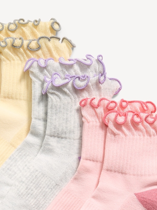 L'image numéro 2 présente Chaussettes de sport à volants pour fille (paquet de 3 paires)